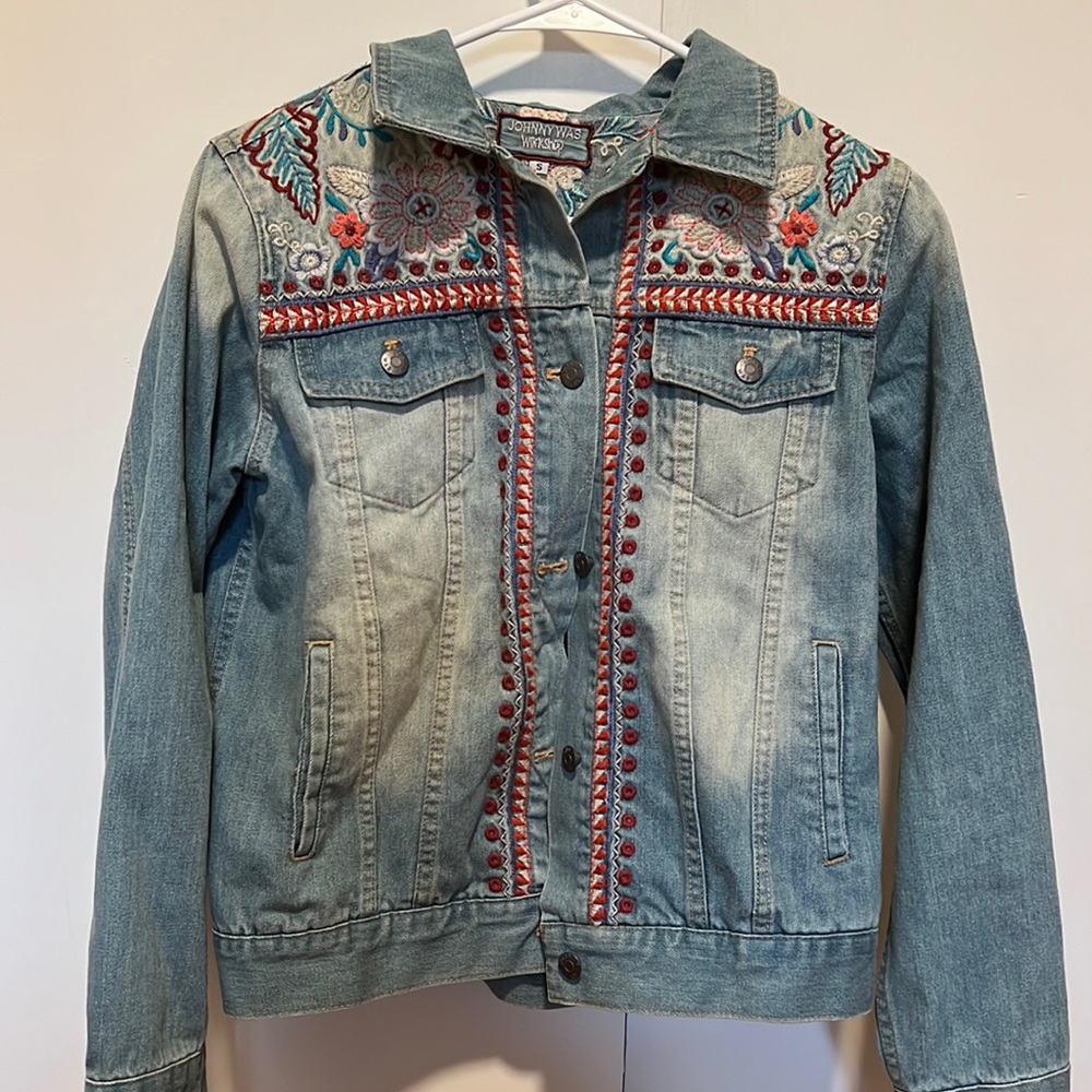 JOHNNY WAS "Oman" Denim Embroidered Jacket Size
Small NWOT